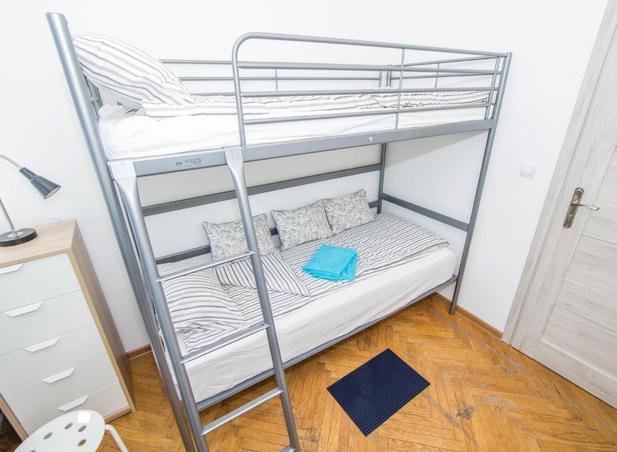 Uwh Hostel Гданск Екстериор снимка